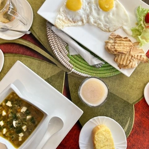 Layu Café Almadies