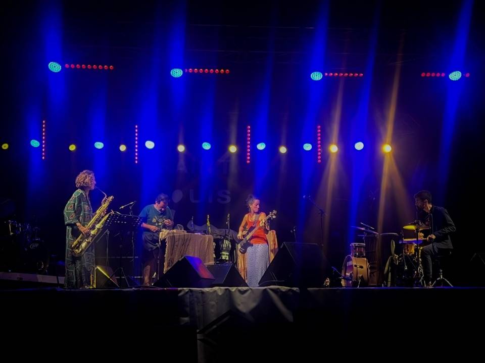 Concert live Festival Jazz Saint-Louis 2026 scène artistes Sénégal